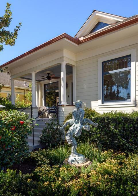 Upscale Downtown Home Walk To Beach Shops Bars 2 Santa Barbara Exteriér fotografie